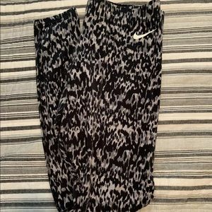 Nike Ankle Length Leggings